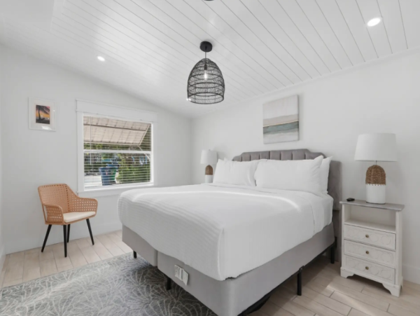 Premier Vacation Rental Near Gulf Beaches - 4-Bedroom Home in Bradenton Beach